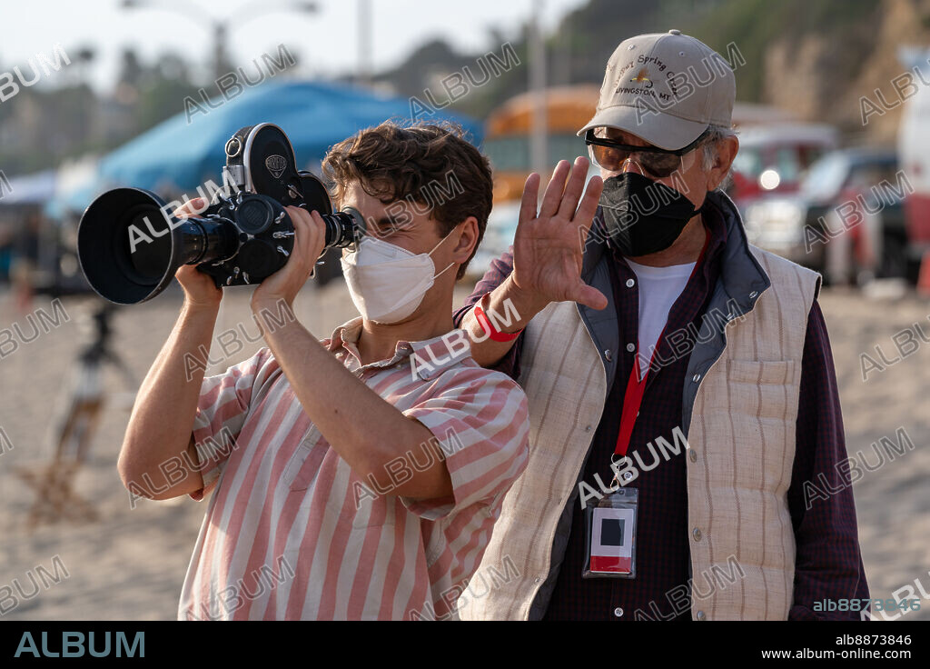 GABRIEL LABELLE y STEVEN SPIELBERG en LOS FABELMAN, 2022 (THE FABELMANS), dirigida por STEVEN SPIELBERG. Copyright Universal Pictures / Amblin Partners.