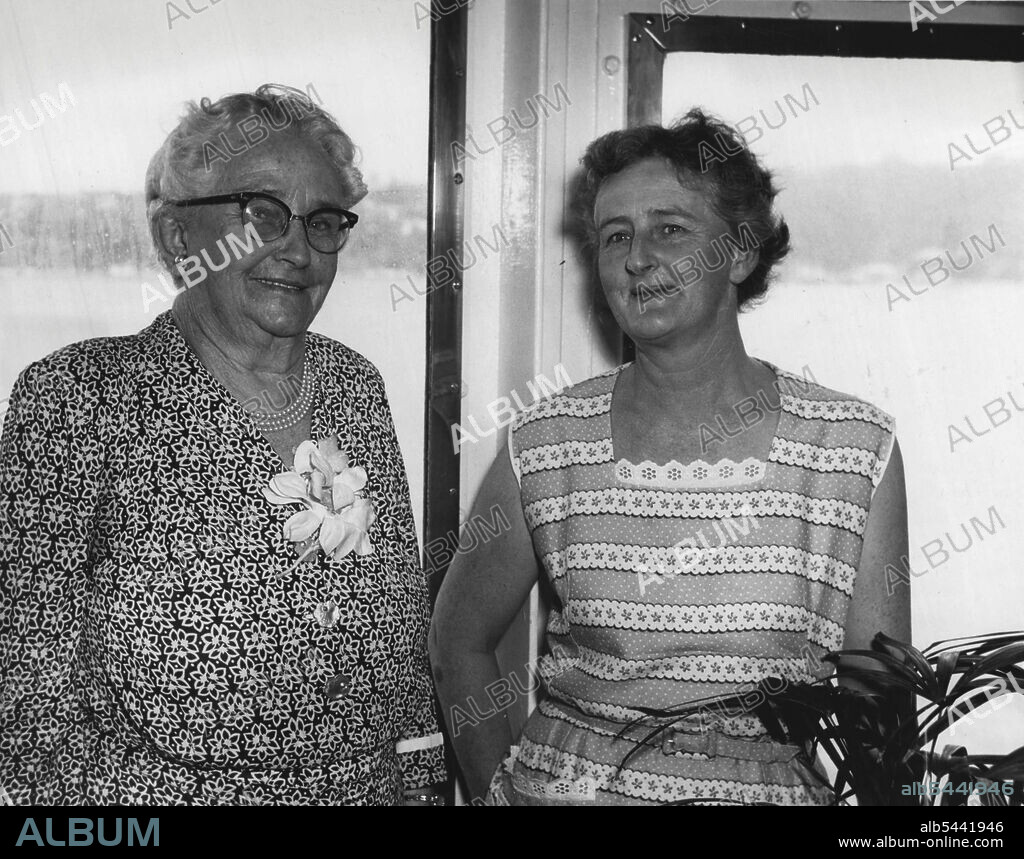 Senator Agnes Robertson and her daughter Miss J. Robertson who arrived today by the S.S. Tayuan. March 02, 1955. (Photo by Bert Power/Fairfax Media).