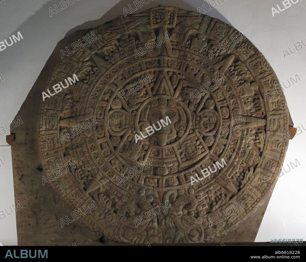CALENDARIO SOLAR DE PIEDRA QUE REUNE LA COSMOGONIA DE LOS AZTECAS - SIGLO XV.