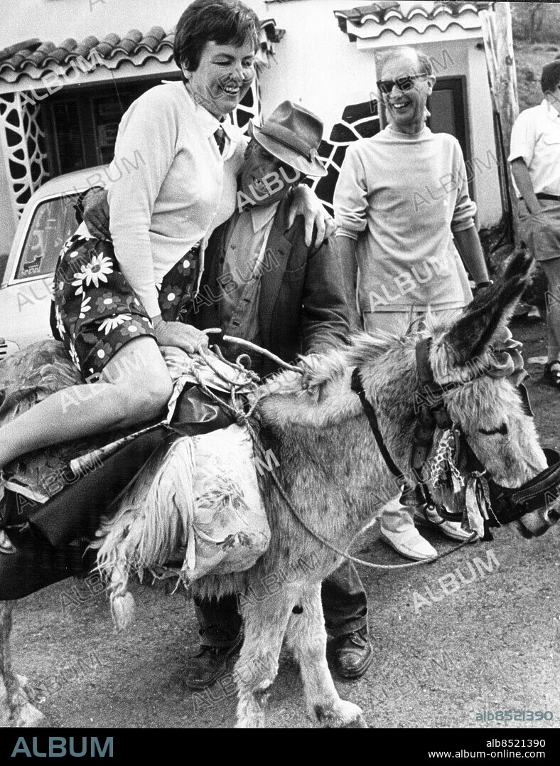 Las Palmas 1970-03-16. En kvinnlig turist rider på en åsna i Las Palmas, Kanarieöarna. Foto: Stig A Nilsson / DN / TT / Kod: 43. ** SvD OUT **.