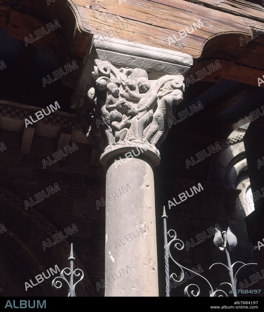 MAESTRO DE DOÑA SANCHA. CAPITEL DE SAN SIXTO - CAPITEL DEL PORTICO MERIDIONAL DE LA CATEDRAL DE JACA -  SIGLO XI - ROMANICO ESPAÑOL.