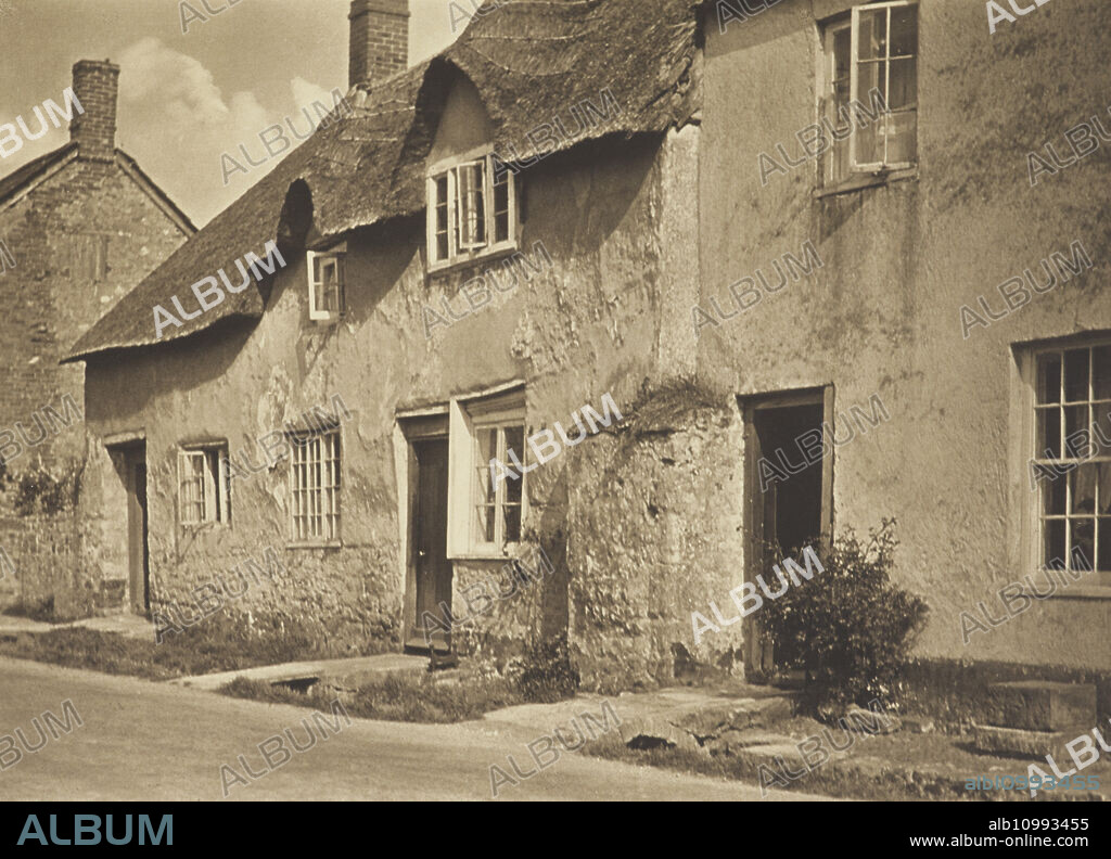 HARRY MOULT. In Cornwall. From the album: Photograph album - England, 1920s.