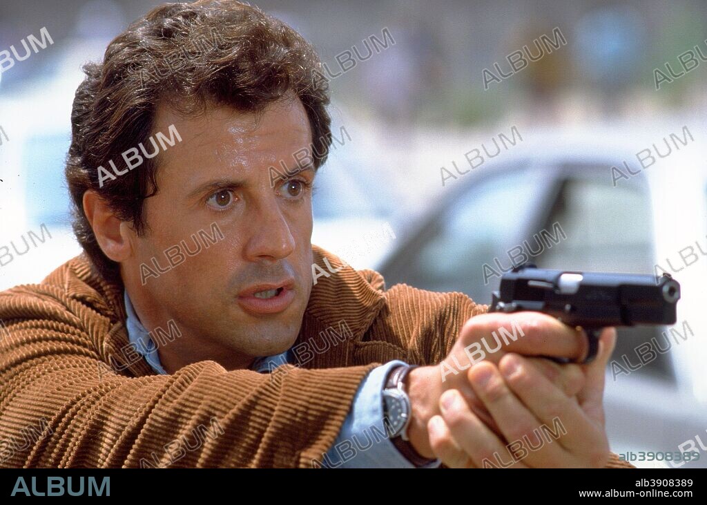 SYLVESTER STALLONE en ¡ALTO! O MI MADRE DISPARA, 1992 (STOP! OR MY MOM WILL SHOOT), dirigida por ROGER SPOTTISWOODE. Copyright UNIVERSAL/NORTHERN LIGHTS.