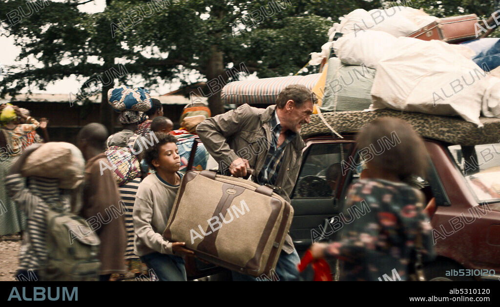 DJIBRIL VANCOPPENOLLE et JEAN-PAUL ROUVE dans PETIT PAYS, 2020, réalisé par ERIC BARBIER. Copyright JERICO.