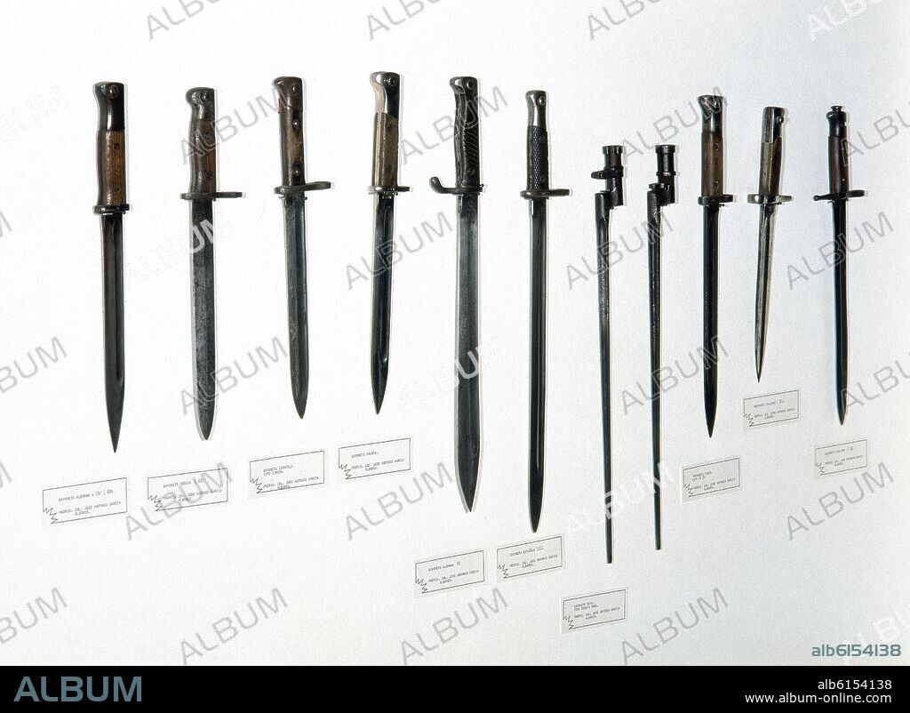 DISTINTOS MODELOS DE MACHETES, BAYONETAS Y CUCHILLO- BAYONETA PARA LOS DISTINTOS TIPOS DE FUSIL Y MOSQUETON USADOS DURANTE LA GUERRA CIVIL.