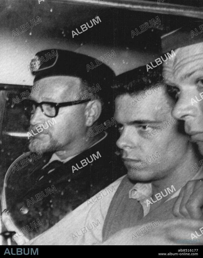 ** AFTONBLADET OUT **. Gunnar Norgren grips i Västervik 1968 efter rymningen från Västerviksanstalten där Norgren avtjänar straffet för mordet på polismannen Ragnar Sandal i Nyköping 1966. Foto KENNETH JONASSON. SCANPIX SWEDEN.