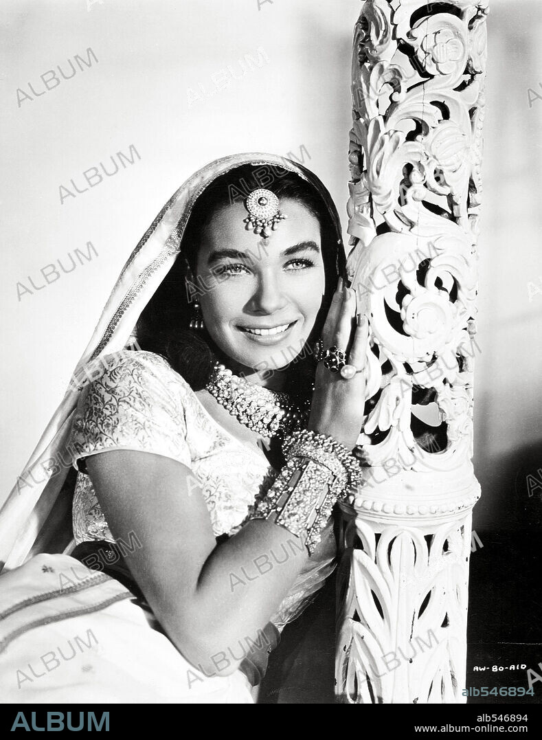 SHIRLEY MACLAINE en LA VUELTA AL MUNDO EN 80 DÍAS, 1956 (AROUND THE WORLD IN EIGHTY DAYS), dirigida por MICHAEL ANDERSON. Copyright UNITED ARTISTS.