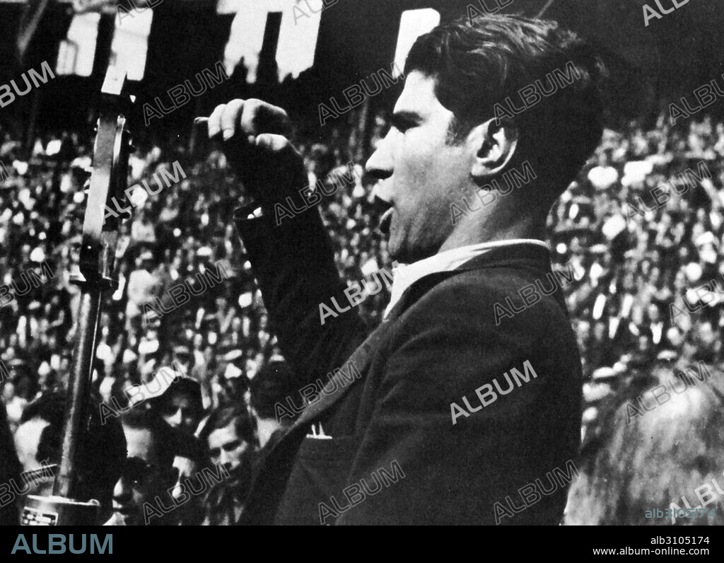 Mariano Rodríguez Vazquez (1909 - June 18, 1939) Spanish anarcho-syndicalist, popularly known as Marianet and signed as Mariano R. Vazquez. Regional Secretary of the National Confederation of Labour from November 1936 to June 1939. He played a decisive role in the evolution anarcosindicalista and political and social life of the Spanish Civil War.