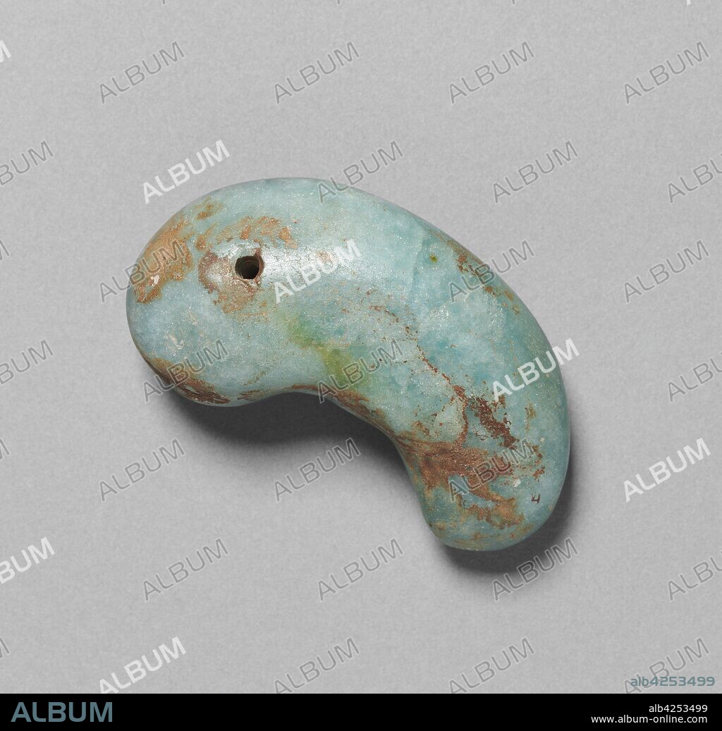 Comma-shaped Jade, 400s. Korea, Silla period (57 BC-AD 676). Glass; overall: 7.3 x 3.9 x 2.5 cm (2 7/8 x 1 9/16 x 1 in.).