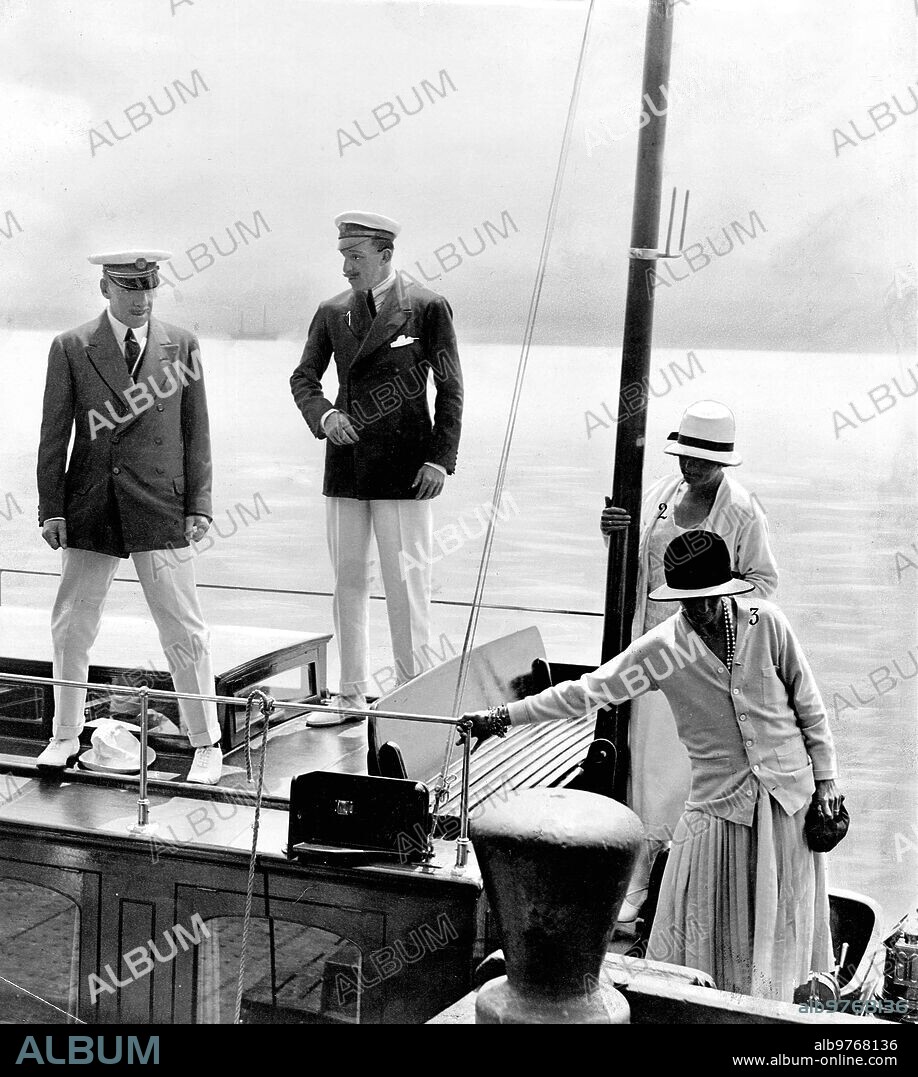 July 1923. Santander. The summer vacation of the Royal family. HM the King (1) with the Duchesses of Victoria (2) and Santoña. (3) upon disembarking from the Sloop "Fackun-Tu-Zin".