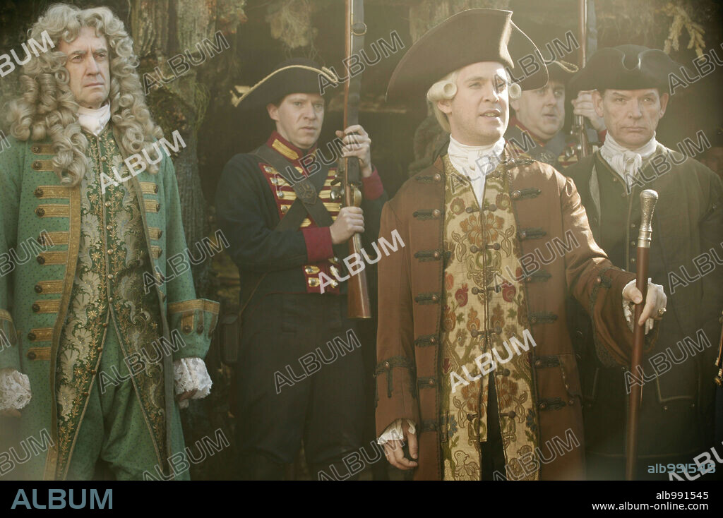 DAVID SCHOFIELD, JONATHAN PRYCE and TOM HOLLANDER in PIRATES OF THE CARIBBEAN: AT WORLDS END, 2007, directed by GORE VERBINSKI. Copyright WALT DISNEY PICTURES / MOUNTAIN, PETER.