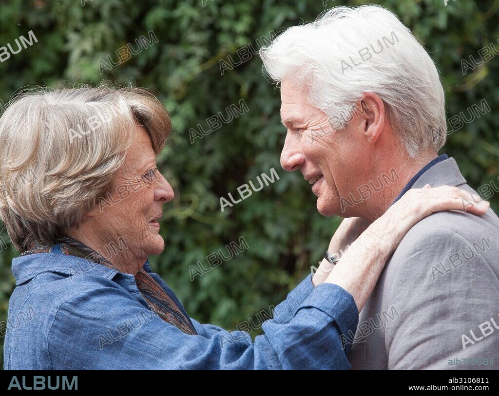 MAGGIE SMITH y RICHARD GERE en EL NUEVO EXOTICO HOTEL MARIGOLD, 2015 (THE SECOND BEST EXOTIC MARIGOLD HOTEL), dirigida por JOHN MADDEN. Copyright BLUEPRINT PICTURES.