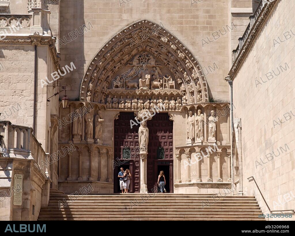 CATEDRAL. VISTAS EXTERIORES, PUERTA DEL SARMENTAL.  . BURGOS, ESPAÑA.