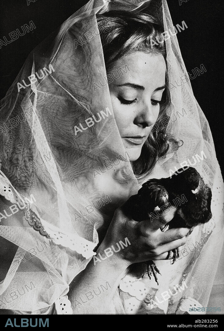 SILVIA PINAL en VIRIDIANA, 1961, dirigida por LUIS BUÑUEL. Copyright UNION INDUSTRIAL CINEMATOGRAFICA/FILMS 59.