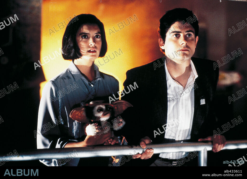 PHOEBE CATES and ZACH GALLIGAN in GREMLINS 2: THE NEW BATCH, 1990, directed by JOE DANTE. Copyright WARNER BROTHERS.