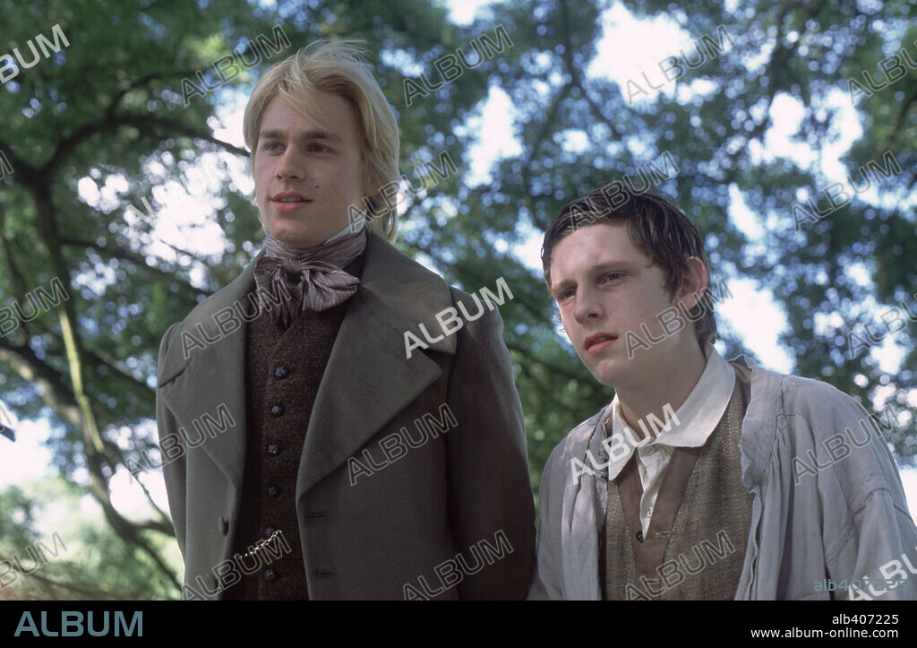 CHARLIE HUNNAM and JAMIE BELL in NICHOLAS NICKLEBY, 2002, directed by DOUGLAS MCGRATH. Copyright HART-SHARP ENTERTAINMENT/UNITED ARTISTS/POTBOILER PRODUCTION / MEIN, SIMON.