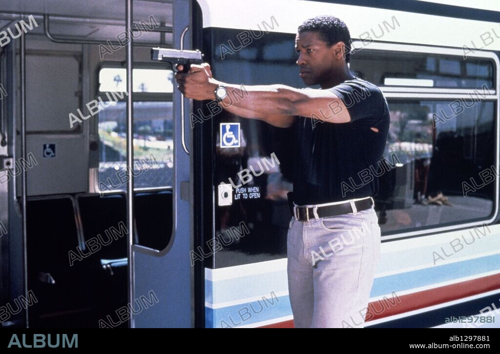 DENZEL WASHINGTON en VIRTUOSITY, 1995, dirigida por BRETT LEONARD. Copyright PARAMOUNT PICTURES.
