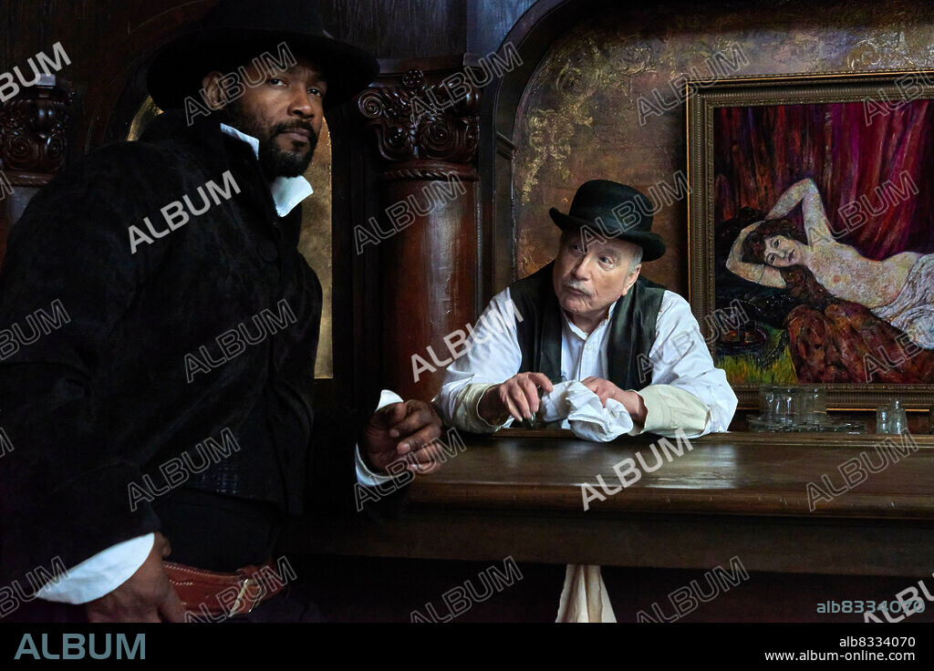 ISAIAH MUSTAFA and RICHARD DREYFUSS in MURDER AT YELLOWSTONE CITY, 2022, directed by RICHARD GRAY. Copyright Yellow Brick Films.