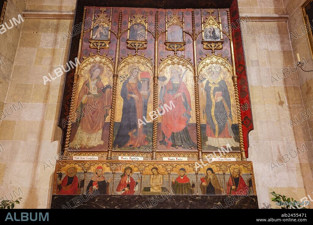 retablo gotico del siglo XV, iglesia gotica de Santa Eulalia, siglos XIV-XIX, plaza de Santa Eularia, Mallorca, Islas Baleares, España.