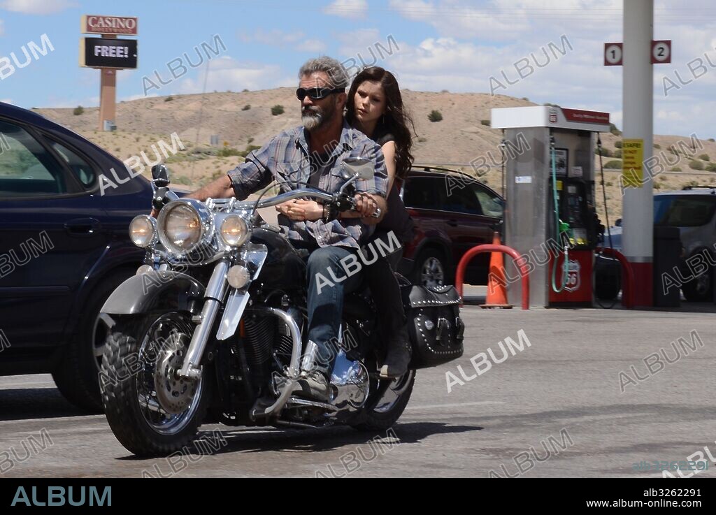 ERIN MORIARTY et MEL GIBSON dans BLOOD FATHER, 2016, réalisé par JEAN-FRANCOIS RICHET. Copyright WHY NOT PRODUCTIONS.
