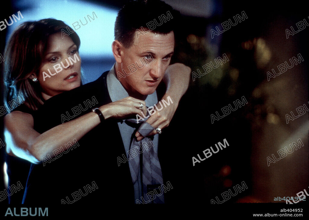 MICHELLE PFEIFFER and SEAN PENN in I AM SAM, 2001. Copyright NEW LINE CINEMA / SEBASTIAN, LOREY.