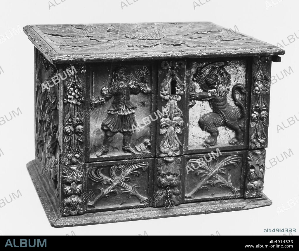 Box, Dutch, 17th century, Dutch, Wood, Overall: 10 × 13 3/4 × 10 3/4 in. (25.4 × 34.9 × 27.3 cm), Woodwork-Furniture.