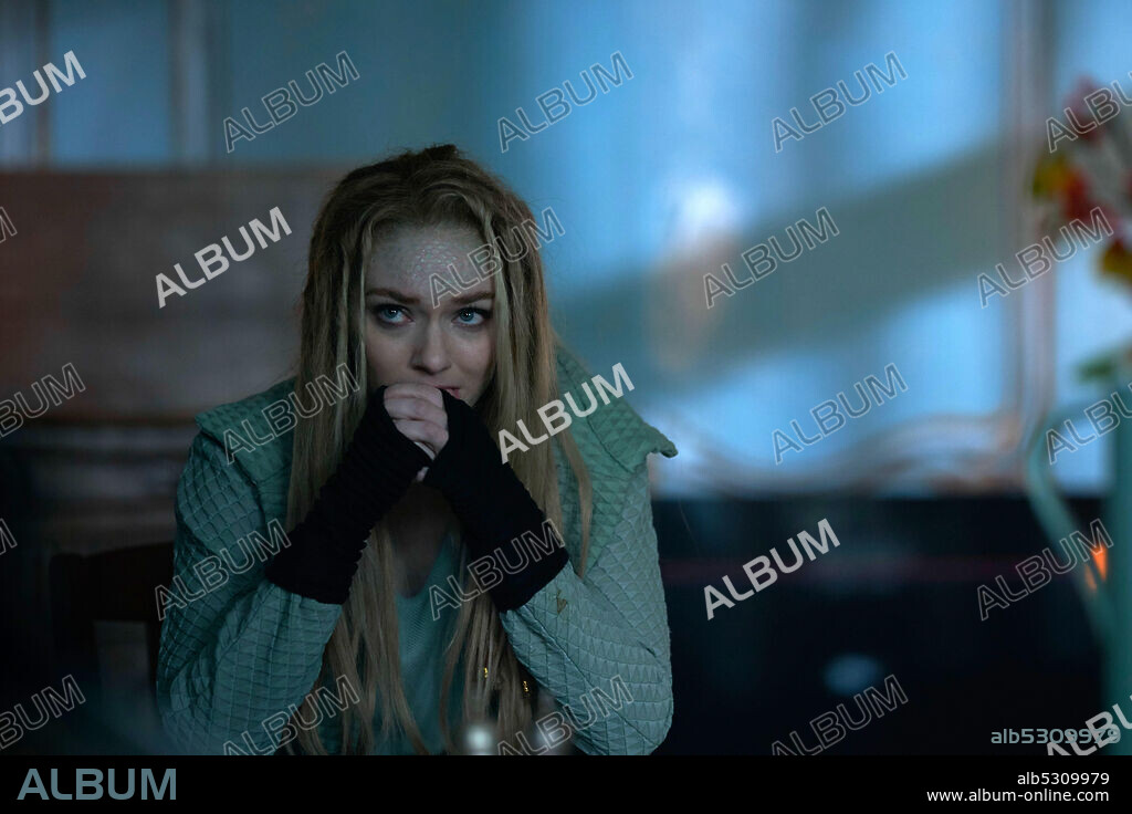 ELEANOR TOMLINSON in INTERGALACTIC, 2021, directed by KIERON HAWKES. Copyright TIGER ASPECT PRODUCTIONS.