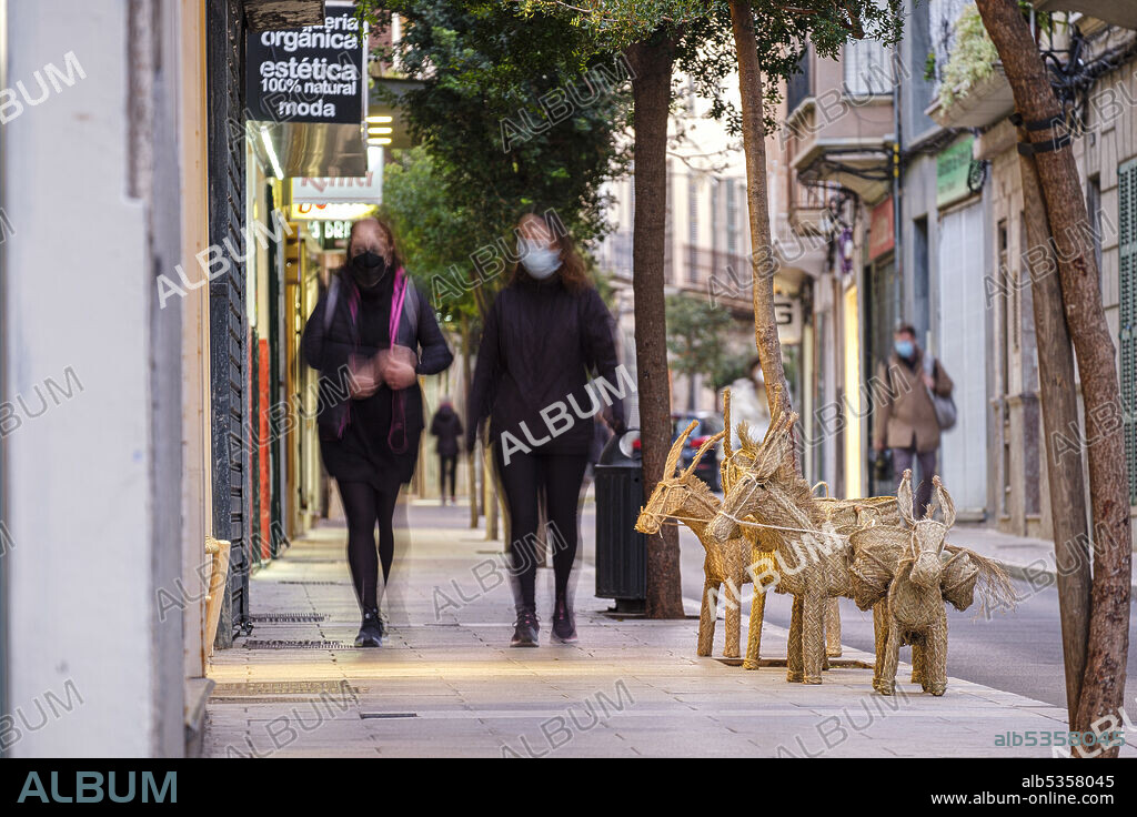 shopping street, Manacor, Mallorca, Balearic Islands, Spain.