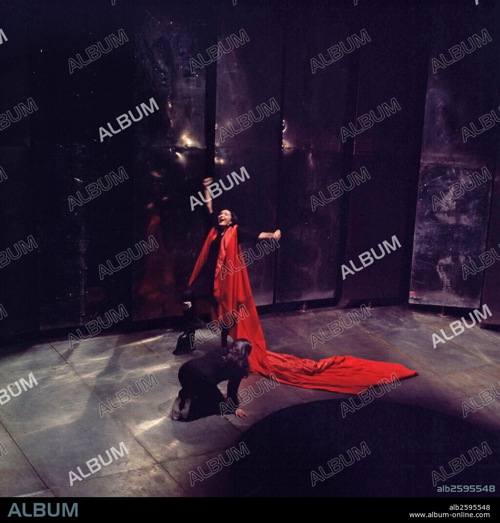 GENET, JEAN. ESCRITOR Y AUTOR DRAMATICO FRANCES. 1910-1986. TEATRO. LAS CRIADAS. REPRESENTACION TEATRAL EN MADRID, AÑO 1969.. DIRECTOR, VICTOR GARCIA. ACTRIZ, NURIA ESPERT.