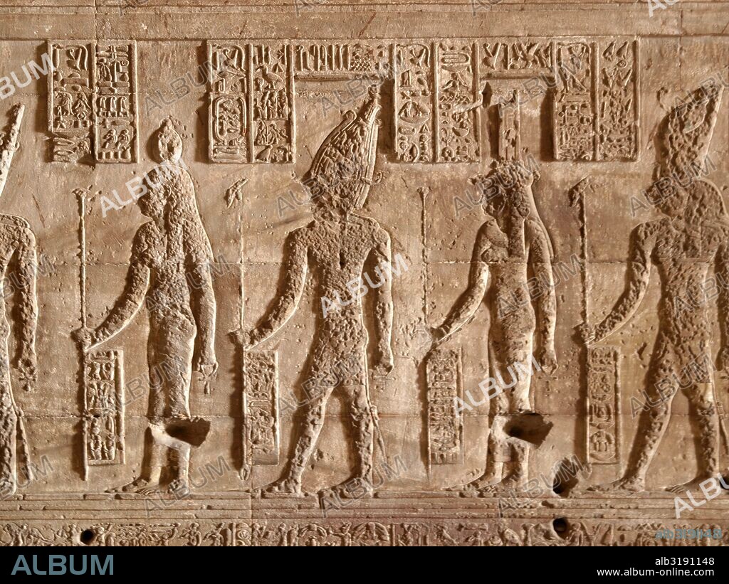TEMPLO DE DENDERA, DEDICADO A LA DIOSA HATHOR: MAMMISI ROMANO, DEDICADO A HARSOMTUS O IHY.