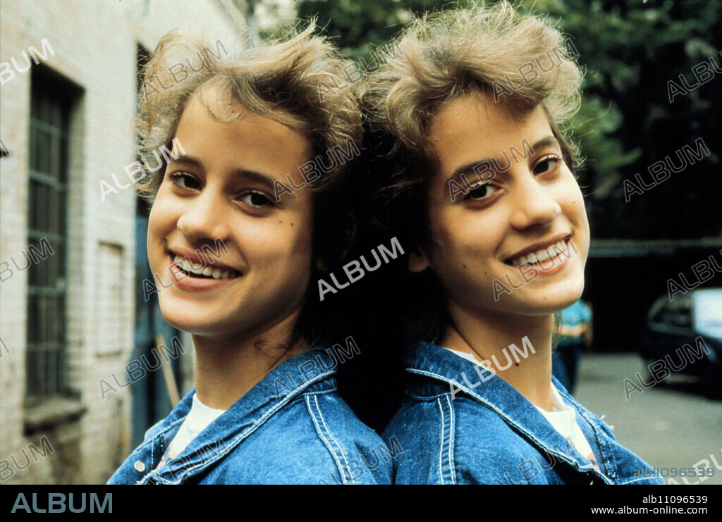 FRANZISKA and FREDERIKE PAPROTH (twins) aka. Bye, Bye Mama / Headline: SPREEPIRATEN.