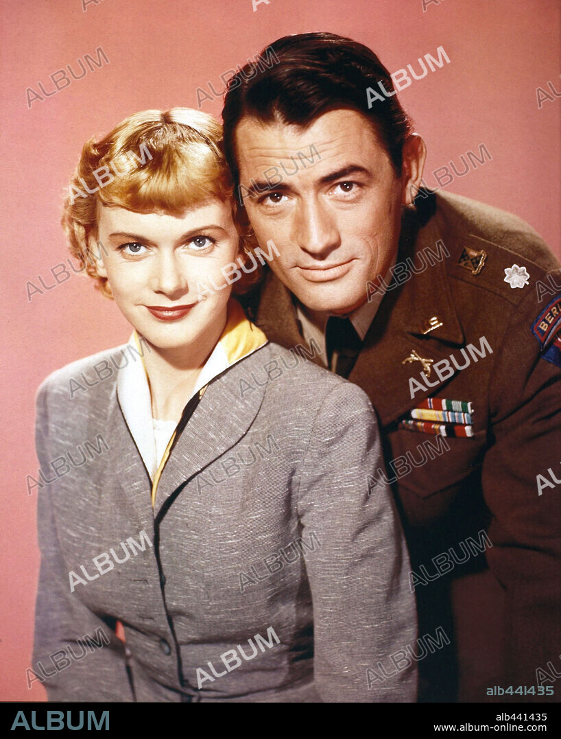 ANITA BJORK y GREGORY PECK en DECISION A MEDIANOCHE, 1954 (NIGHT PEOPLE), dirigida por NUNNALLY JOHNSON. Copyright 20TH CENTURY FOX.