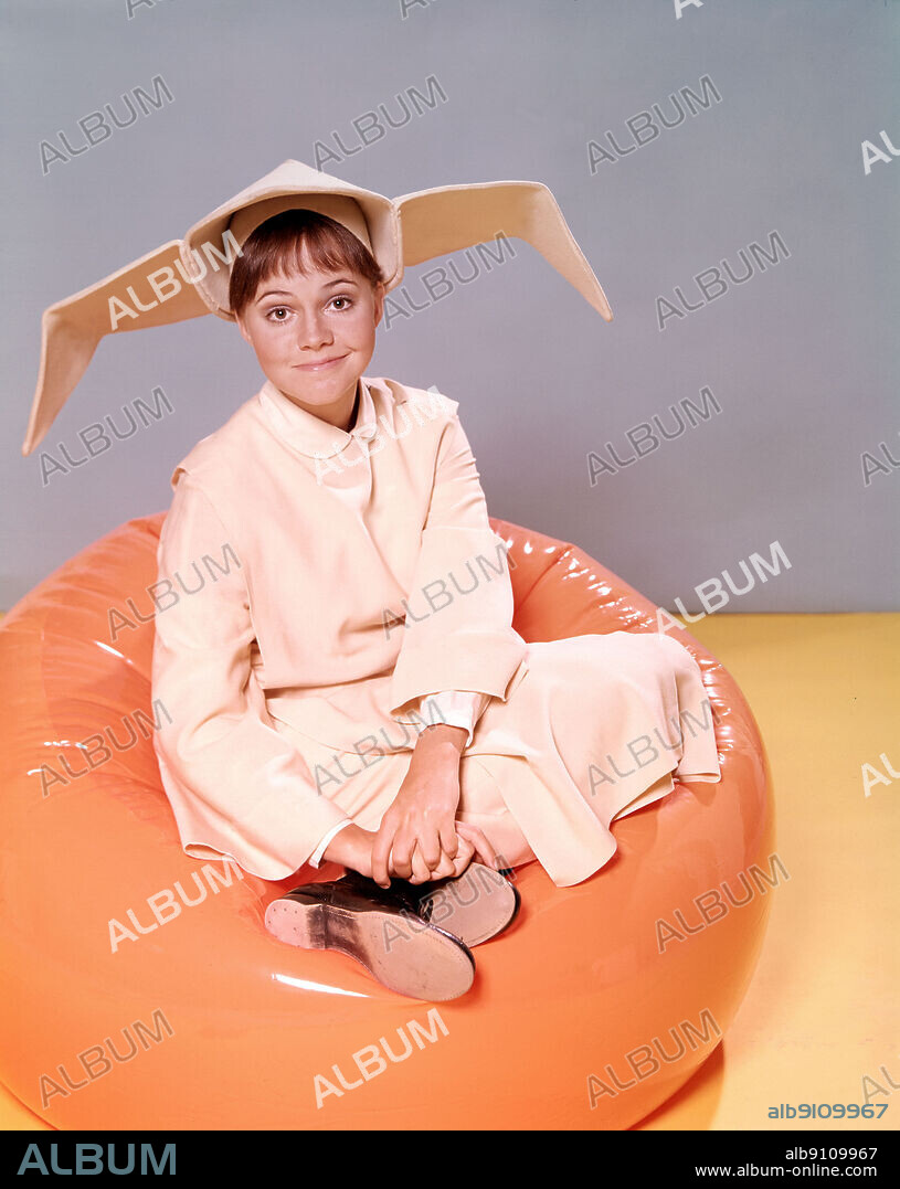 SALLY FIELD in THE FLYING NUN, 1967, directed by JEROME COURTLAND and JERROLD BERNSTEIN. Copyright Screen Gems Television.