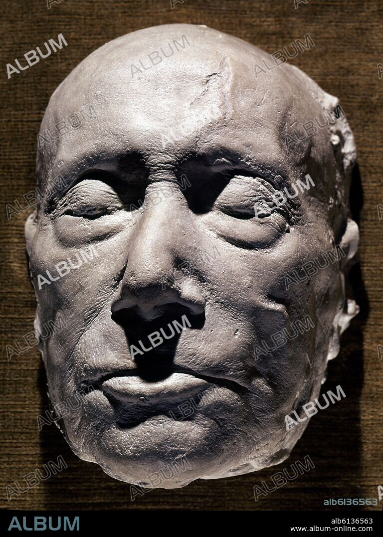 MASCARA MORTUORIA DE FRAY BENITO JERONIMO FEIJOO.