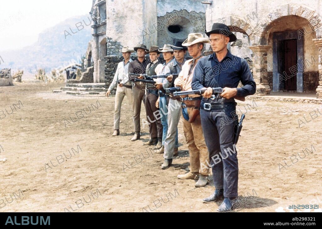 BRAD DEXTER, CHARLES BRONSON, HORST BUCHHOLZ, JAMES COBURN, ROBERT VAUGHN, STEVE MCQUEEN and YUL BRYNNER in THE MAGNIFICENT SEVEN, 1960, directed by JOHN STURGES. Copyright UNITED ARTISTS.