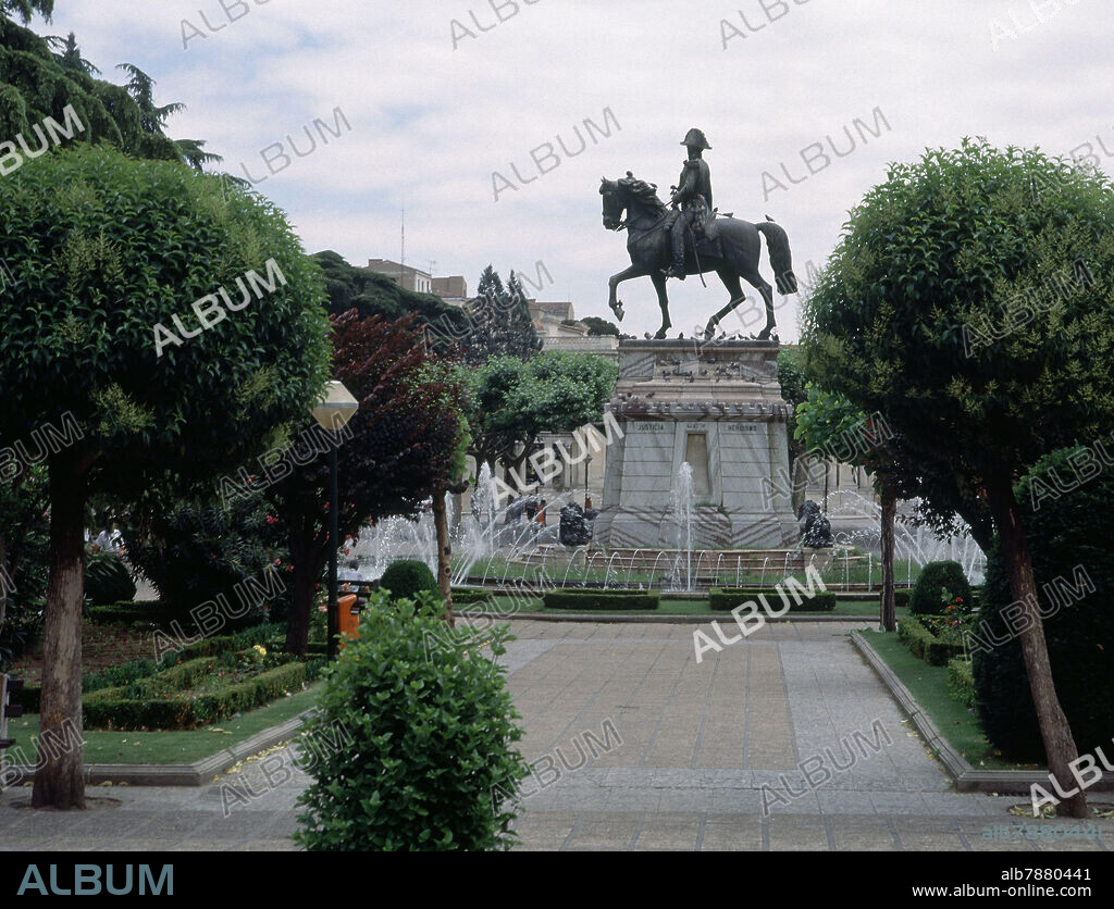 PABLO GIBERT ROIG (1853-1914). FUENTE CON EL MONUMENTO DE ESPARTERO EN LA PLAZA DEL ESPOLON - FOTO AÑOS 90.