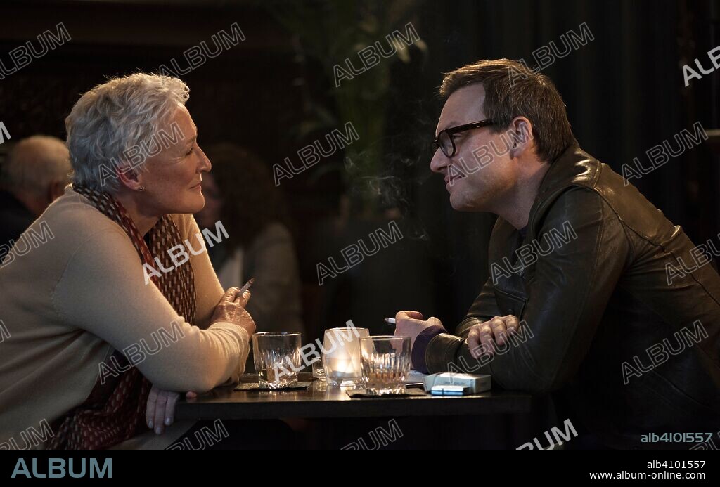 CHRISTIAN SLATER and GLENN CLOSE in THE WIFE, 2017, directed by BJORN RUNGE. Copyright Embankment Films.