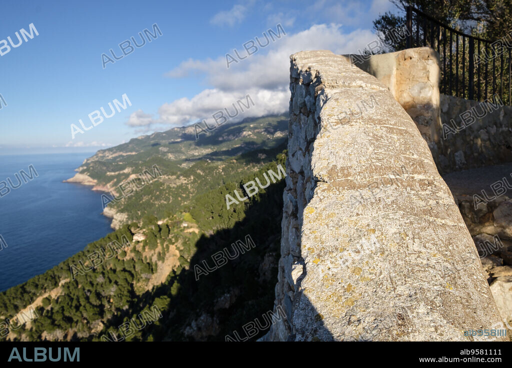 Mirador de Ricard Roca, Mirador des Grau, Estellencs, Serra de Tramuntana, Mallorca, balearic islands, Spain.