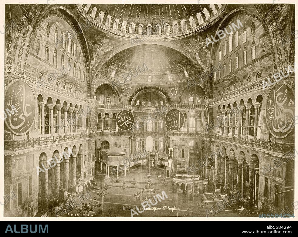 Konstantinopel, Hagia Sophia. (360 vollendet; Neubau unter Kaiser Justinian 532-537 von Anthemios von Tralles und Isidor von Milet; ab 1453 Moschee). Innenansicht. Photographie, um 1890. Berlin, Sammlung Archiv für Kunst und Geschichte.