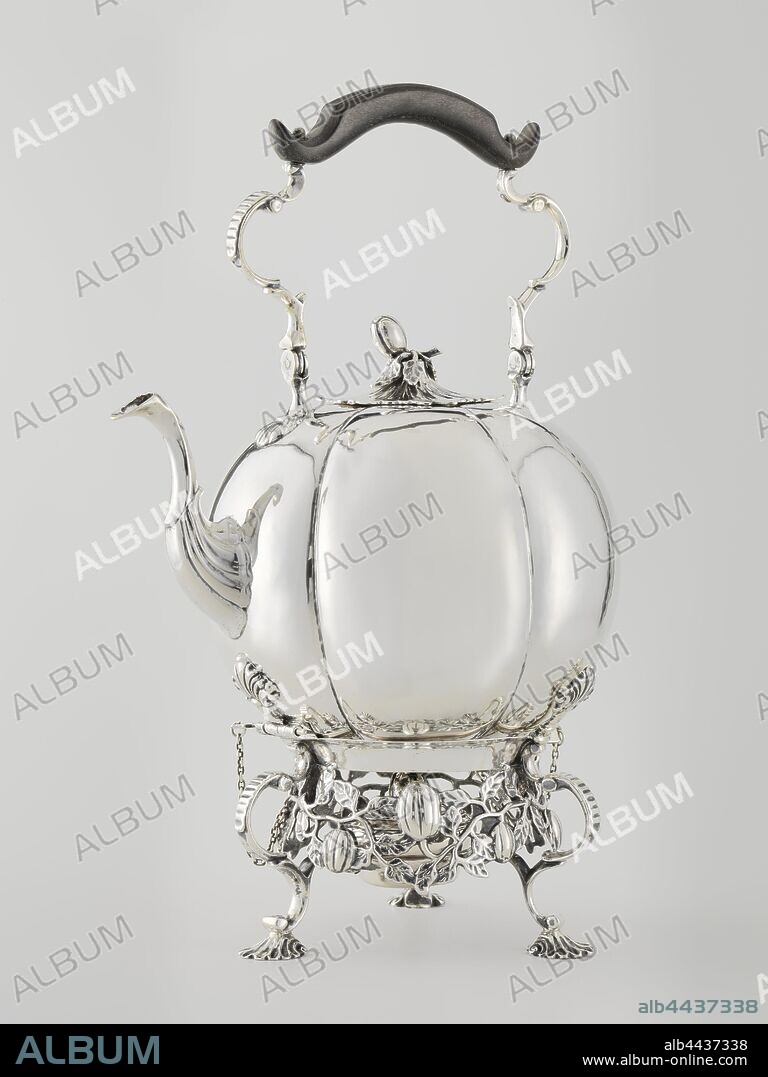 Bouilloire in the shape of a melon, Kettle on stove with burner. The kettle has a melon-shaped body, a cover made of foam motifs, topped by a melon. The uprights of the handle consist of double ribbed volutes. The handle is made of rosewood. The brazier consists of three S-shaped, ribbed uprights and two rings. The outer one is made up of leaf motifs and a melon. The burner rests on the inside, the cap of which is decorated with floral motifs., anonymous, Amsterdam, 1752, silver (metal), wood (plant material), founding, h 30 cm d 35 cm.