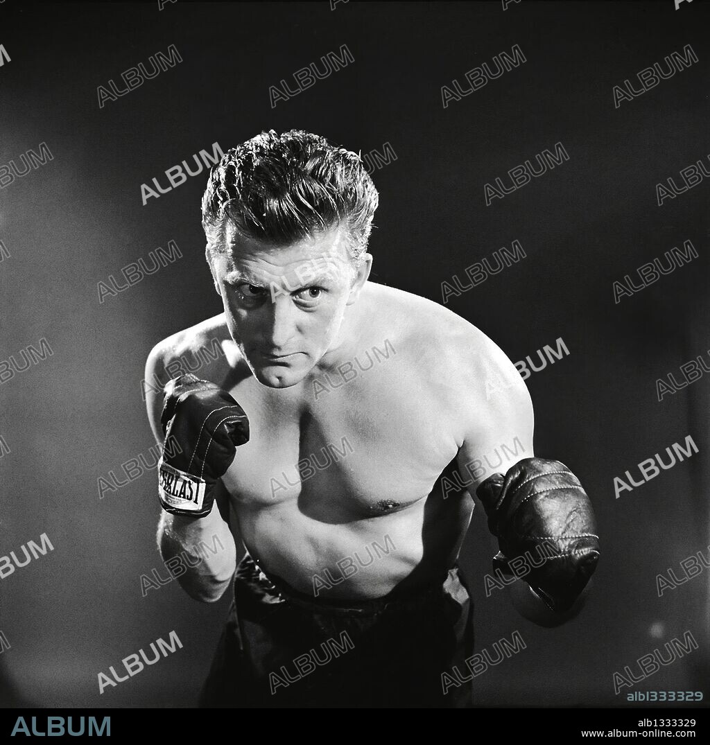 KIRK DOUGLAS en EL ÍDOLO DE BARRO, 1949 (CHAMPION), dirigida por MARK ROBSON. Copyright UNITED ARTISTS.