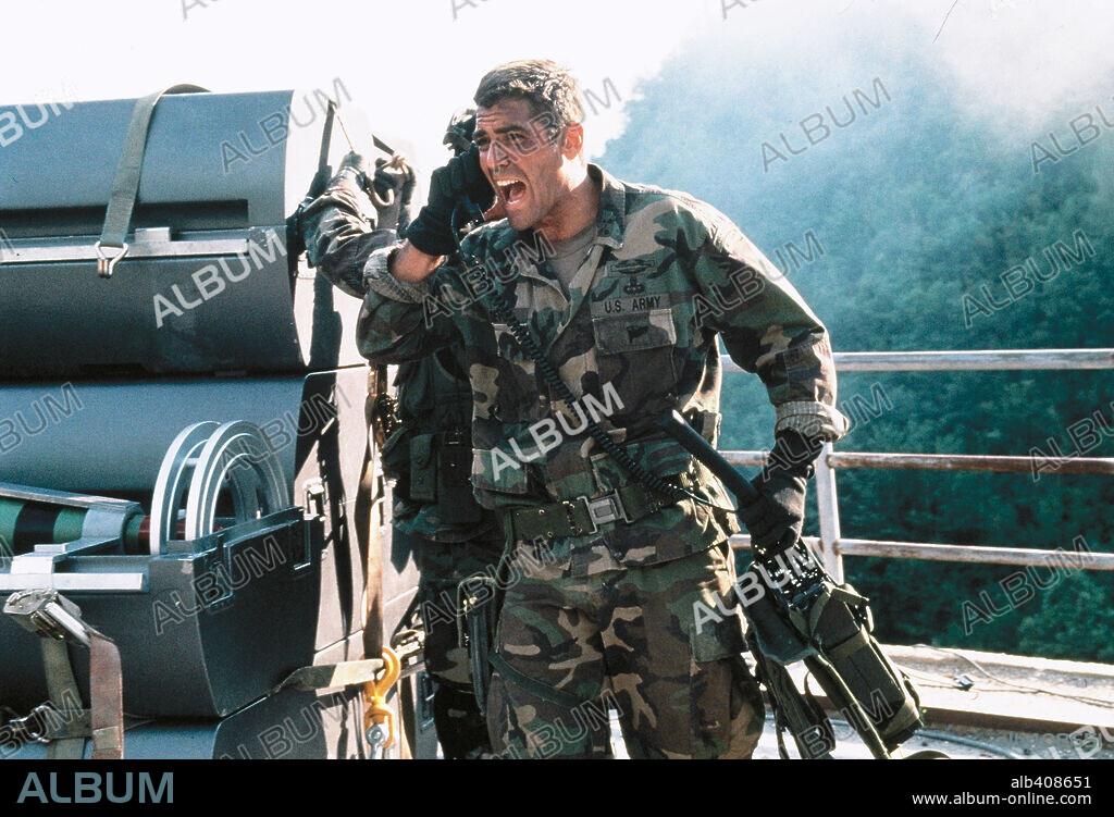 GEORGE CLOONEY in THE PEACEMAKER, 1997, directed by MIMI LEDER. Copyright DREAMWORKS.