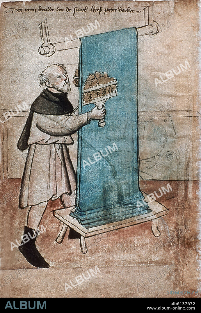 MINIATURA - TRABAJANDO LA LANA - ARTESANO MEDIEVAL.