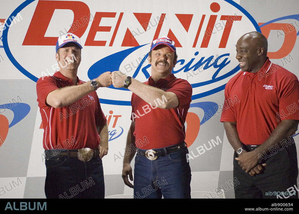 JOHN C. REILLY, MICHAEL CLARKE DUNCAN and WILL FERRELL in TALLADEGA NIGHTS: THE BALLAD OF RICKY BOBBY, 2006, directed by ADAM MCKAY. Copyright COLUMBIA PICTURES / HANOVER, SUZANNE.