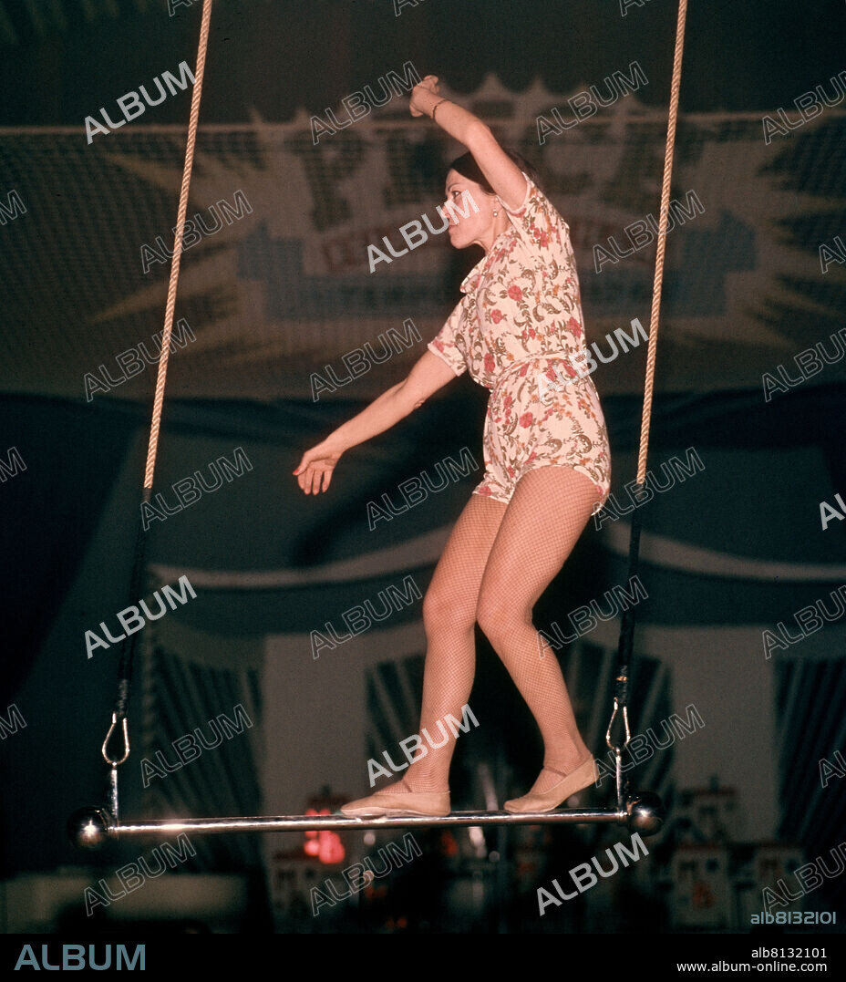 PINITO DEL ORO SOBRE EL TRAPECIO - FOTO AÑOS 60.