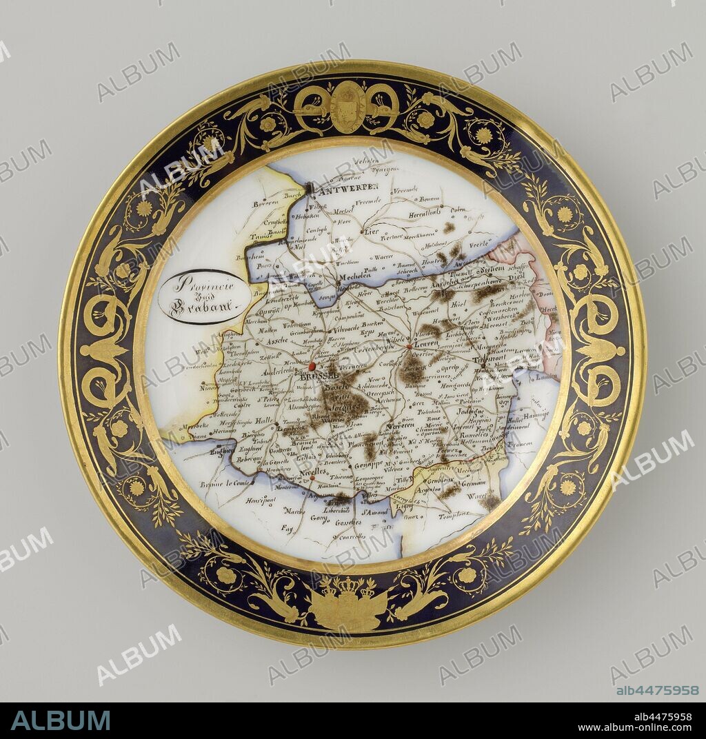 18 plates, each decorated with a Netherlandish province Plate with a topographical image of the province of South Brabant, Porcelain plate, painted on enamel and gold enamel. On the shelf a topographical view of the province of South Brabant. The inner wall is covered with blue with a chalice twice in gold with a bird's head and flower vines on either side. A third flower tendon, instead of a chalice, has the arms of South Brabant in the middle and the fourth shows the arms of the Netherlands. Marked on the bottom with the monogram R.D. and the year 1822, United Kingdom of the Netherlands, Brabant, anonymous, 1822, porcelain (material), glaze, gold (metal), vitrification, d 22.1 cm.