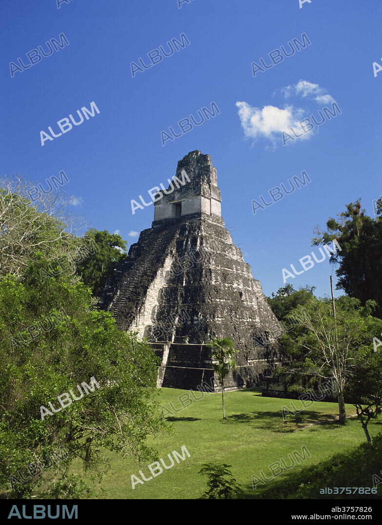 Temple II looking across Great Plaza, Tikal, UNESCO World Heritage Site, Guatemala, Central America.