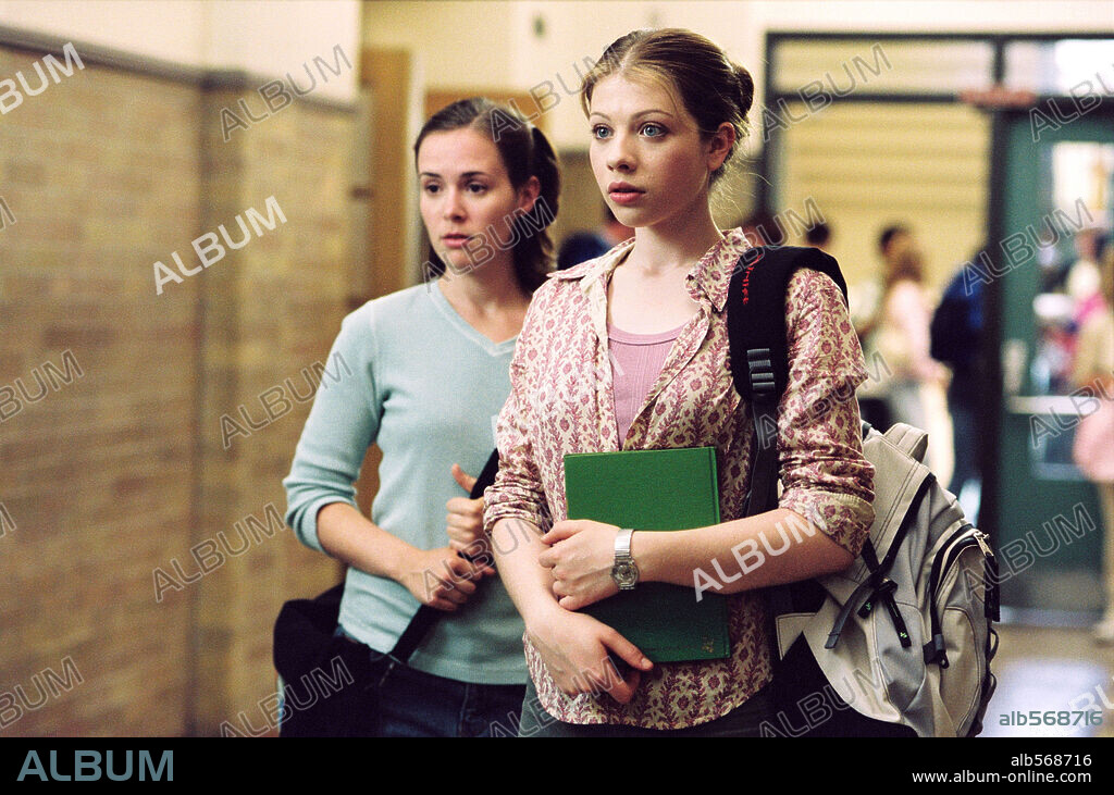 AMY STEWART y MICHELLE TRACHTENBERG en SOÑANDO SOÑANDO... TRIUNFÉ PATINANDO, 2005 (ICE PRINCESS), dirigida por TIM FYWELL. Copyright SKATE AWAY PRODUCTIONS/WALT DISNEY PICTURES/BRIDGET JONES FI / RAFY.