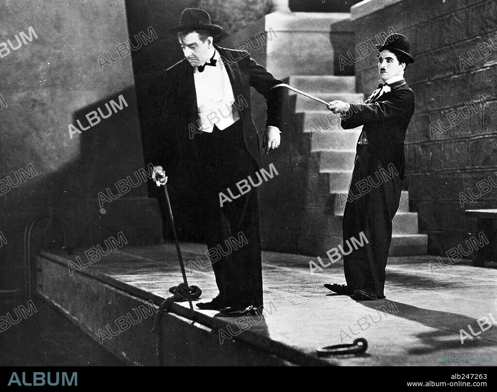 CHARLIE CHAPLIN y HARRY MYERS en LUCES DE LA CIUDAD, 1931 (CITY LIGHTS), dirigida por CHARLES CHAPLIN. Copyright UNITED ARTISTS.