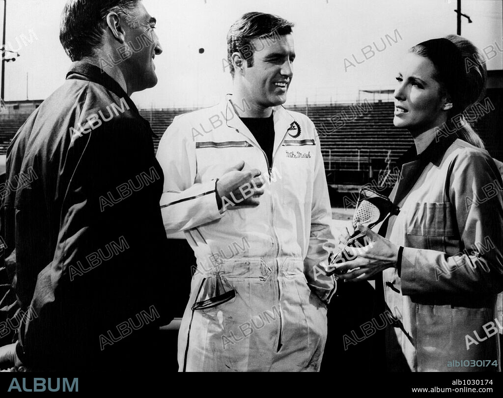 JAMES CAAN, LAURA DEVON and NORMAN ALDEN in RED LINE 7000, 1965, directed by HOWARD HAWKS. Copyright PARAMOUNT PICTURES.